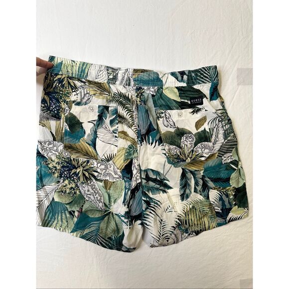Guess Summer Leaves Challis Men’s Shorts, size Large, NWT - Picture 4 of 10